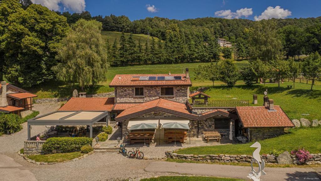 Agriturismo La Nevera Lanzo dʼIntelvi Eksteriør billede
