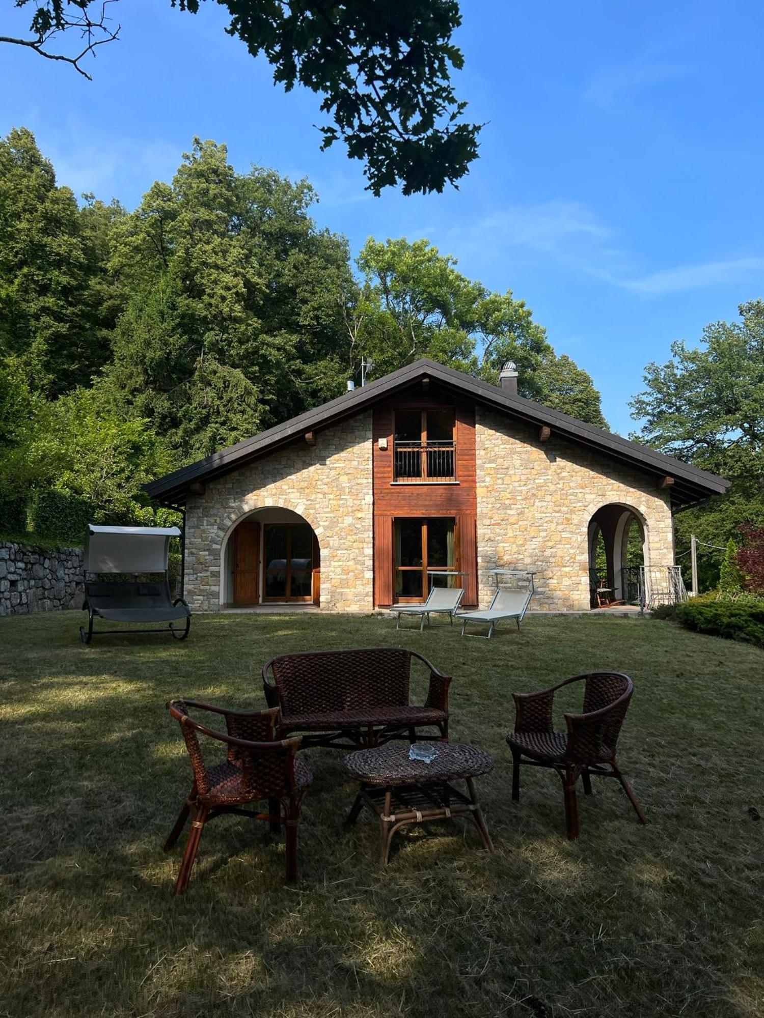 Agriturismo La Nevera Lanzo dʼIntelvi Værelse billede