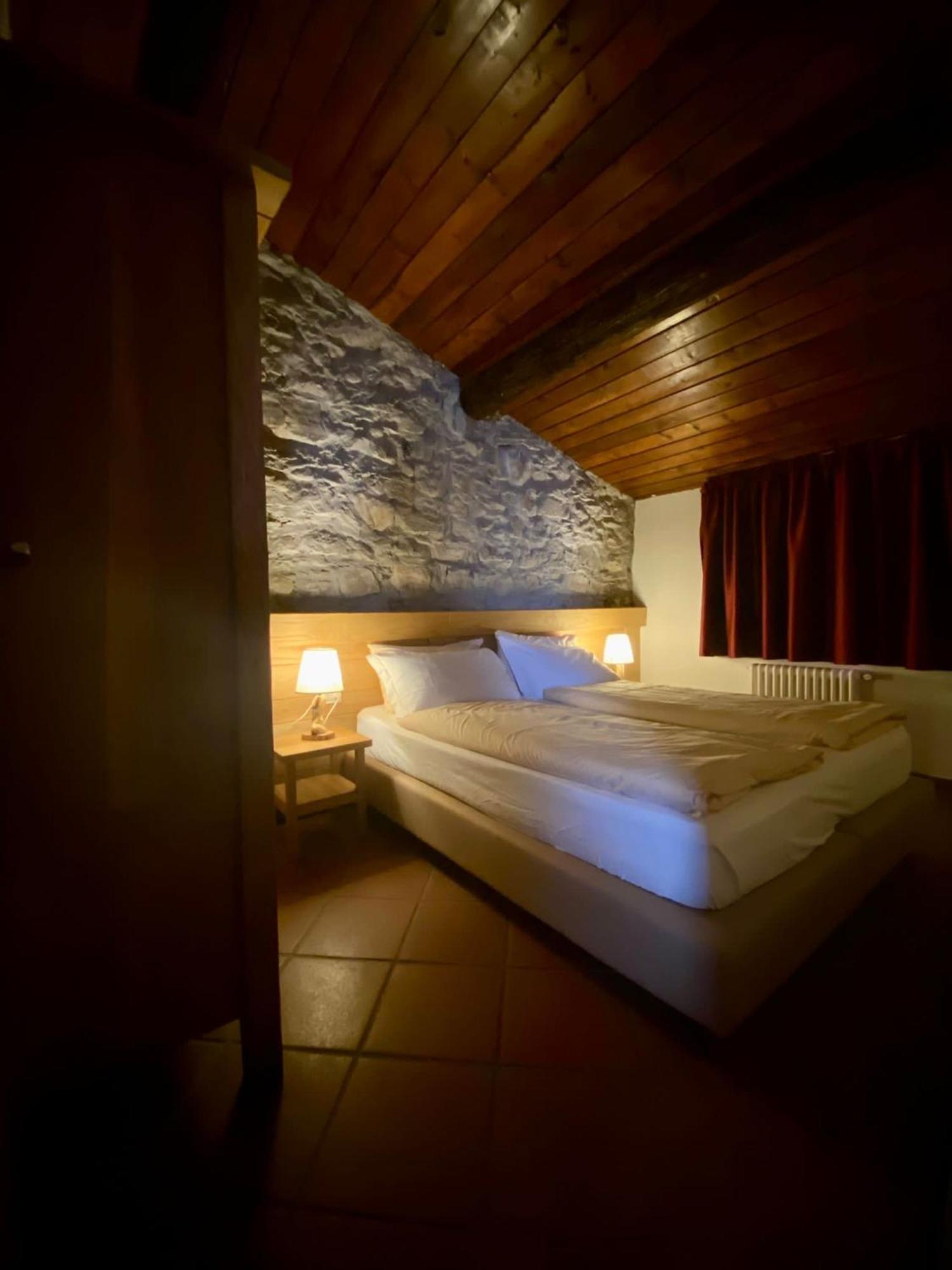 Agriturismo La Nevera Lanzo dʼIntelvi Værelse billede