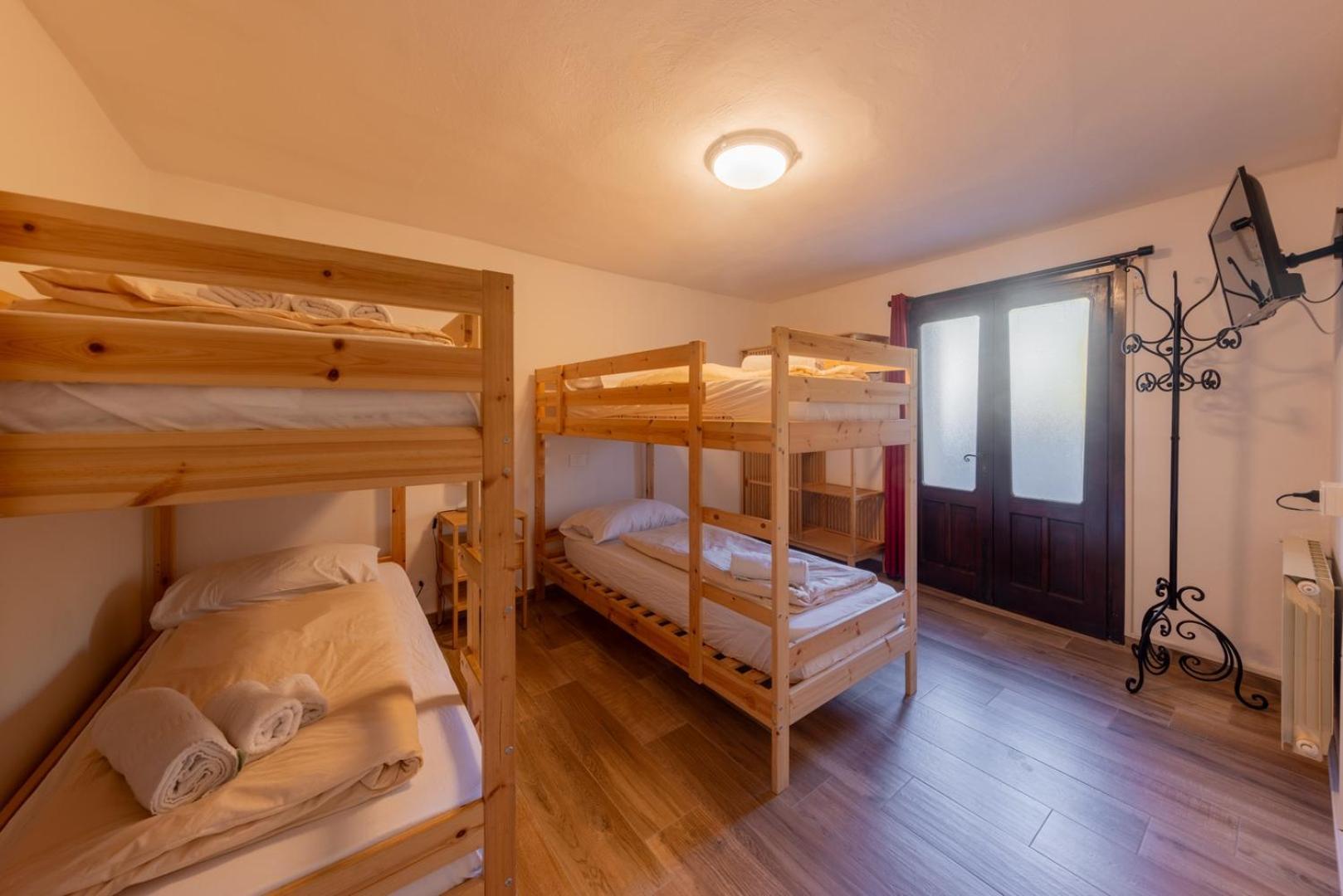 Agriturismo La Nevera Lanzo dʼIntelvi Værelse billede