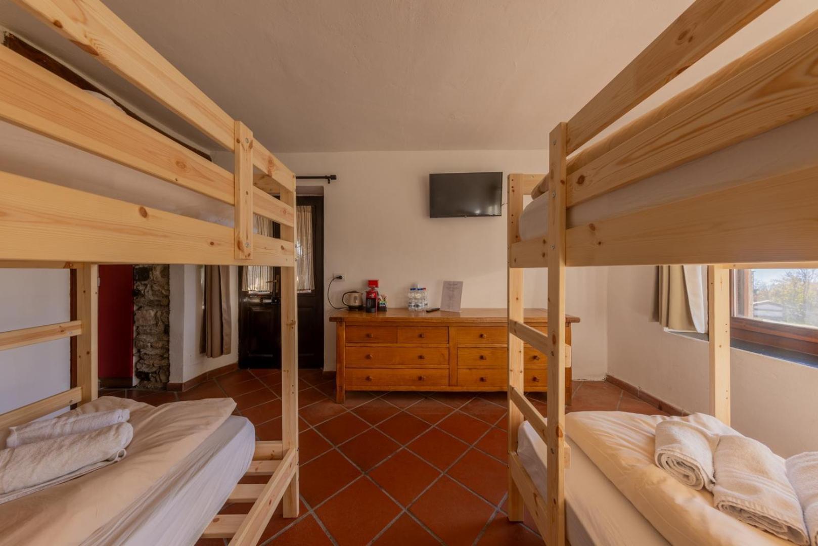 Agriturismo La Nevera Lanzo dʼIntelvi Værelse billede