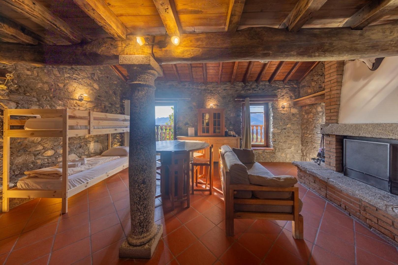 Agriturismo La Nevera Lanzo dʼIntelvi Værelse billede