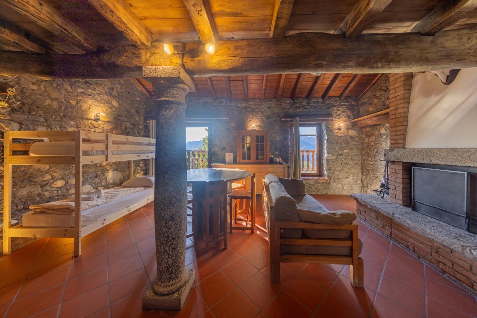 Agriturismo La Nevera Lanzo dʼIntelvi Værelse billede